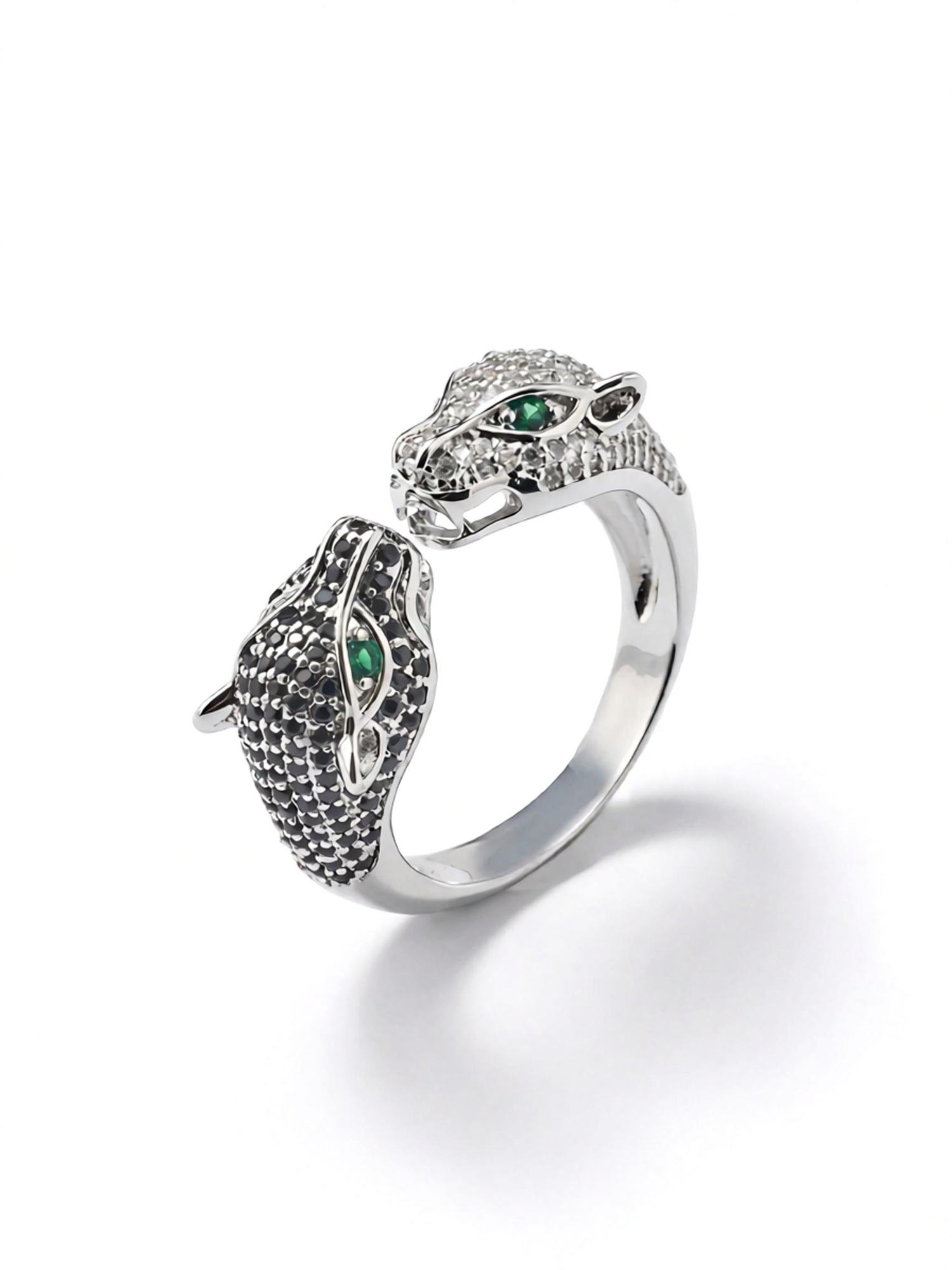 Dual leopard ring craftsmanship, black and clear zircon detailing on leopard head structure